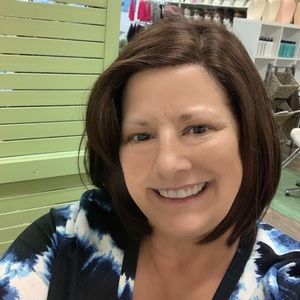 Meet your Posher, Debbie